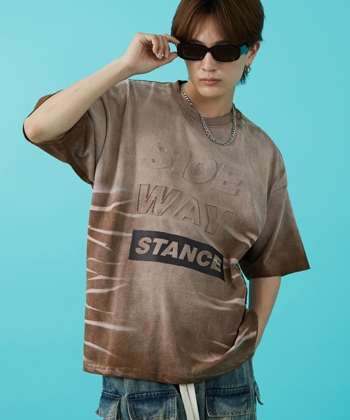 En serio TOKYO(エンソリオトーキョー)の「【SIDEWAYSTANCE】エンボスロゴブラスト半袖Tシャツ 70445(Tシャツ/カットソー・メンズ・ブラック/ブラウン・SMALL/MEDIUM/LARGE/X-LARGE)」の11枚目の写真