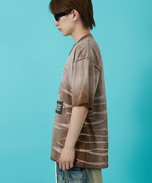 En serio TOKYO(エンソリオトーキョー)の「【SIDEWAYSTANCE】エンボスロゴブラスト半袖Tシャツ 70445(Tシャツ/カットソー・メンズ・ブラック/ブラウン・SMALL/MEDIUM/LARGE/X-LARGE)」の10枚目の写真
