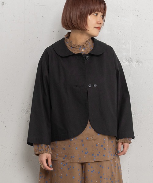 POU DOU DOU（プードゥドゥ）の「ラウンドカラークロップドジャケット（ブルゾン・レディース・スミクロ/インディゴブルー/ブラック・3）」の2枚目の写真