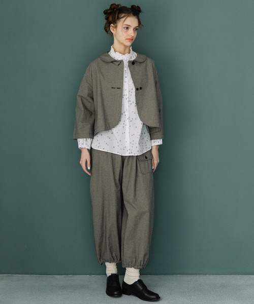 POU DOU DOU（プードゥドゥ）の「ラウンドカラークロップドジャケット（ブルゾン・レディース・スミクロ/インディゴブルー/ブラック・3）」の5枚目の写真