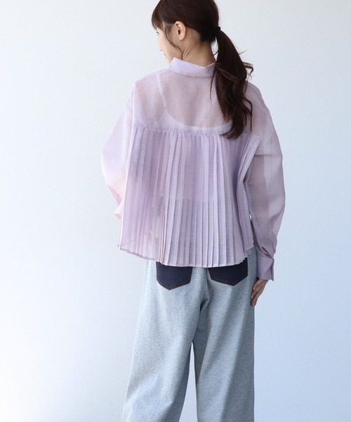 Jines（ジネス）の「シアーリネンライクバックプリーツシャツ（シャツ/ブラウス・レディース・ホワイト/パープル/ブルー/イエロー/チャコールグレー・38）」の7枚目の写真