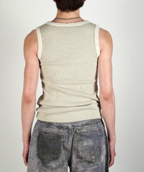 Chikashitsu +(チカシツプラス)の「【Chikashitsu +】pigment henley neck sleeveless / 【チカシツプラス】ピグメントヘンリーネックタンクトップ(タンクトップ・メンズ・チャコール/ブラウン/アイボリー・ONE SIZE)」の16枚目の写真