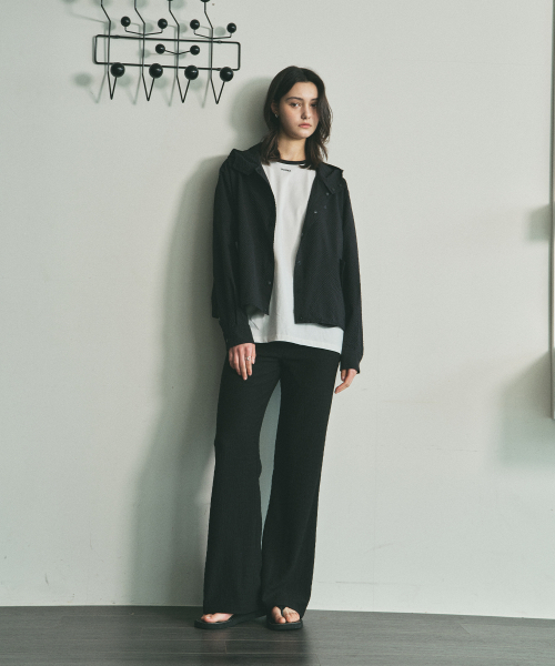 ROIROI(ロイロイ)の「テクスチャーフレアバンディングパンツ-ブラック(スラックス・レディース・その他・SMALL/MEDIUM)」の3枚目の写真