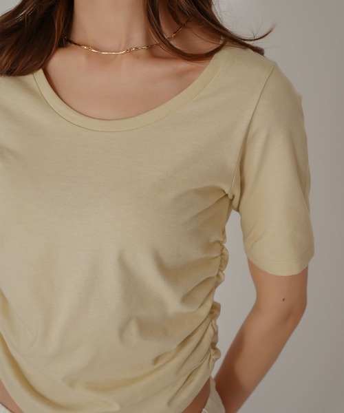 KINO THE KEI(キノザケイ)の「スクープネック サイド ギャザー フィットTEE KINO THE KEI(Tシャツ/カットソー・レディース・ピンク/ホワイト/ブラック/イエロー・フリー)」の17枚目の写真