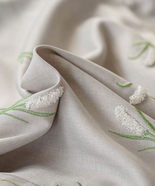 mili an deni(ミリアンデニ)の「スズラン刺繍6分袖ジャケット(ノーカラージャケット・レディース・ブラック/ベージュ・M)」の15枚目の写真