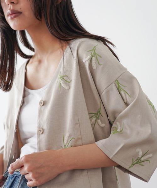 mili an deni(ミリアンデニ)の「スズラン刺繍6分袖ジャケット(ノーカラージャケット・レディース・ブラック/ベージュ・M)」の18枚目の写真