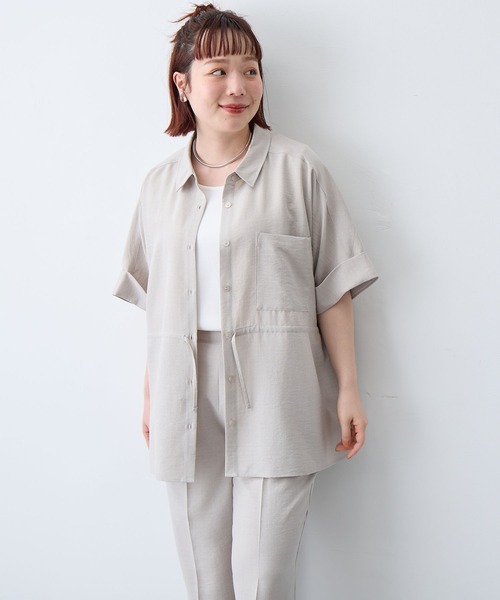 anyfee(エニフィー)の「【anyfee/大きいサイズ】リネン調ウエストドロストシャツブラウス《接触冷感 ・UVカット・イージーケア 》(2026SS)(シャツ/ブラウス・レディース・ベージュ/チャコール/ブルー/ブラック系その他/ブラウン・4L/3L/LL/5L)」の14枚目の写真