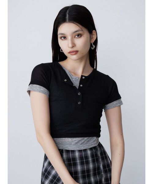 MURUA(ムルーア)の「ヘンリーネックレイヤードトップス 夏服(Tシャツ/カットソー・レディース・グレー/ブラック/ブラウン・FREE)」の5枚目の写真