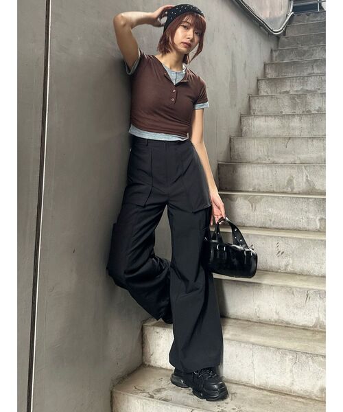 MURUA(ムルーア)の「ヘンリーネックレイヤードトップス(Tシャツ/カットソー・レディース・グレー/ブラック/ブラウン・FREE)」の17枚目の写真