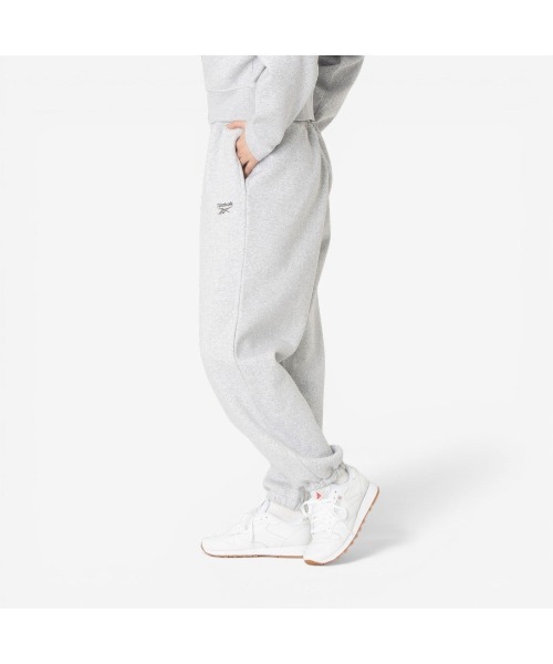 Reebok(リーボック)の「ワードローブ エッセンシャル スウェットパンツ / WARDROBE ESSENTIALS SWEATPANT(スウェットパンツ・レディース・グレー・MEDIUM/LARGE/X-SMALL/SMALL)」の2枚目の写真