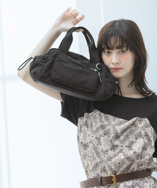 LAKOLE（ラコレ）の「マルチポケット2WAYミニボストンバッグ / 666157（ショルダーバッグ・レディース・オフホワイト/ブラック/ライトグリーン・FREE）」の2枚目の写真
