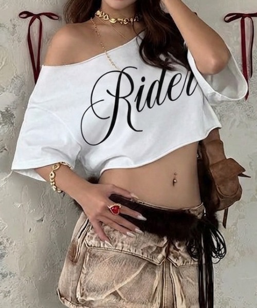 NANEA(ナネア)の「オフショル風 ロゴショート丈Tシャツ(Tシャツ/カットソー・レディース・ホワイト・MEDIUM)」の8枚目の写真