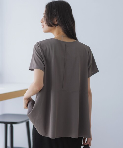 組曲(クミキョク)の「スウェットファンクションジャージー フレアカットソー(Tシャツ/カットソー・レディース・グリーン系/ホワイト系/ネイビー系/ブラウン系・2/3)」の12枚目の写真