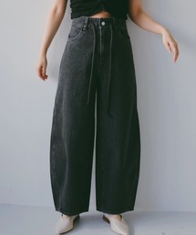 Lil Ambition（リルアンビション）の「カーブシルエットデニムパンツ／ドローストリングデザイン × ボリュームシルエット（デニムパンツ）」