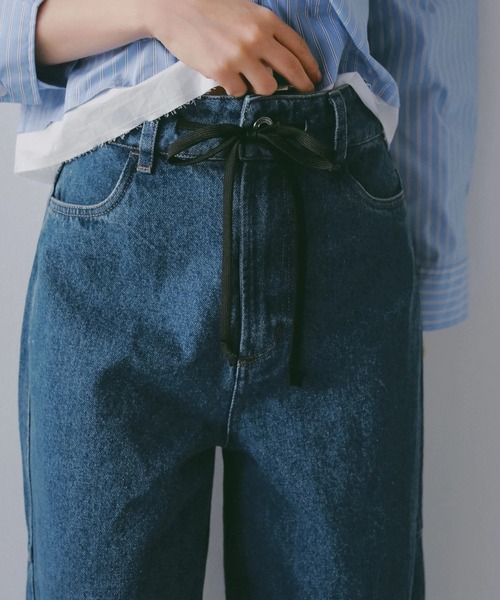 N WITH.(エヌウィズ)の「カーブシルエットデニムパンツ/ドローストリングデザイン × ボリュームシルエット(デニムパンツ・レディース・ブルー/ブラック・M/S/XS)」の8枚目の写真