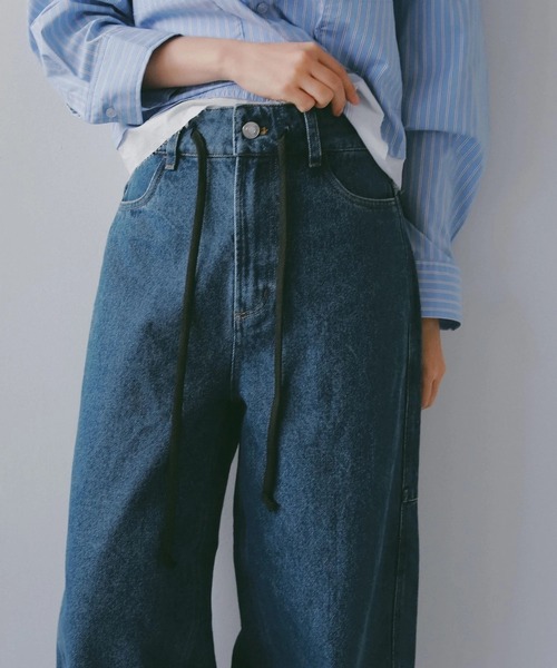 N WITH.(エヌウィズ)の「カーブシルエットデニムパンツ/ドローストリングデザイン × ボリュームシルエット(デニムパンツ・レディース・ブルー/ブラック・M/S/XS)」の7枚目の写真