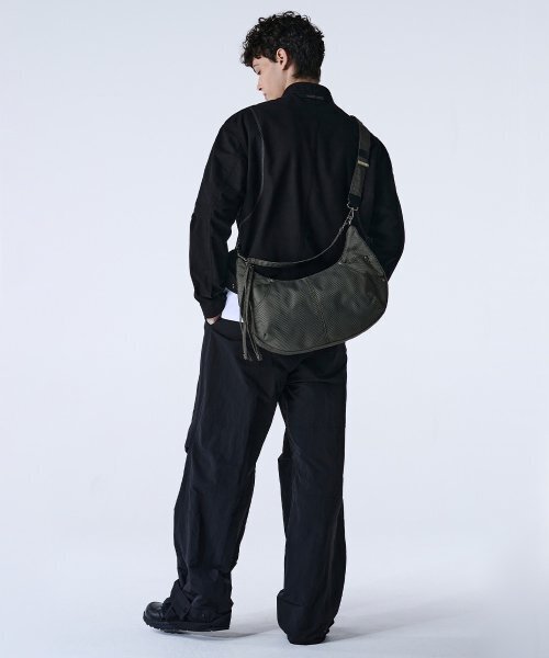 MAISON MINED(メゾンミネド)の「TWO TONE SADDLEBAG BLACK(メッセンジャーバッグ・レディース・その他・MEDIUM)」の13枚目の写真