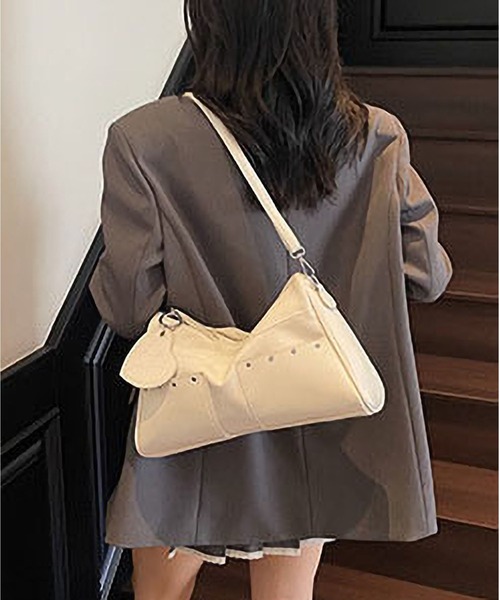 LA VORAGINE（ラ ヴォラジネ）の「アウトポケット　スクエアショルダーバッグ（ショルダーバッグ・レディース・ホワイト/ブラック・FREE）」の11枚目の写真