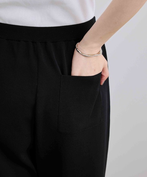 SALON adam et rope'（サロン アダム エ ロペ）の「クールニットエフォートレスパンツ / セットアップ対応（その他パンツ・レディース・キナリ/ブラック・FREE）」の4枚目の写真