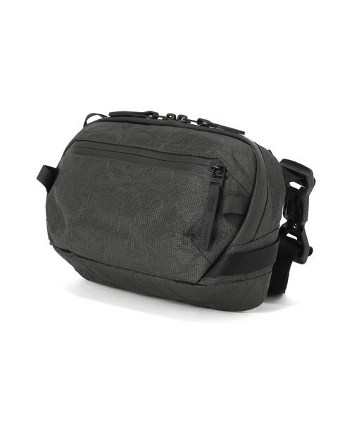 Aer(エアー)の「Aer(エアー)Day Sling 4 Ultra AER-28072(ボディバッグ/ウエストポーチ・メンズ・ブラック・F)」の3枚目の写真