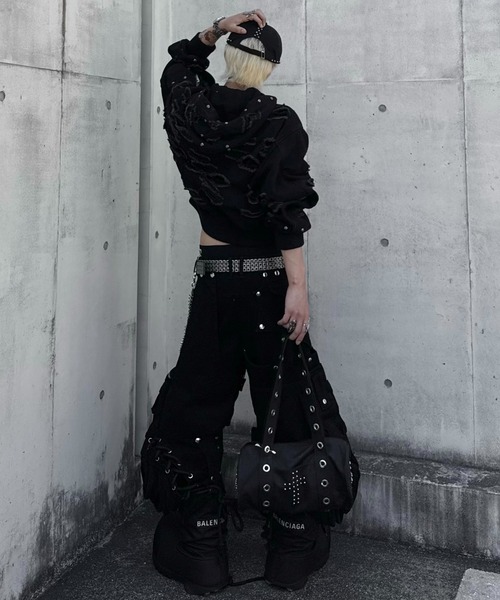 UNIZ(ユニズ)の「【UNIZ】Rogue Distressed Zip Jacket / 【ユニズ】ダメージデニムジップパーカー(パーカー・メンズ・ブラック・01/00)」の18枚目の写真