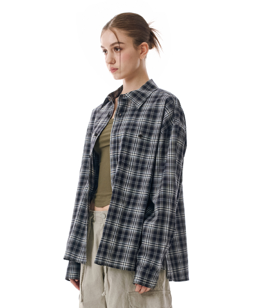 SECONDMONO（セカンドモノローグ）の「Loose Fit Check Shirt [NAVY]_SESH028NAVY（シャツ/ブラウス・レディース・その他・SMALL/MEDIUM/LARGE）」の4枚目の写真
