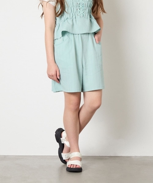 a.v.v（アーヴェヴェ）の「[120-160]【セットアップ可能】タックショートパンツ（その他パンツ・キッズ・ミント/ネイビー・120/130/150/140/160）」の2枚目の写真