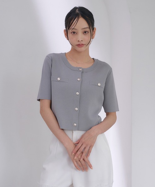 SOELA(ソエラ)の「【INGNI SOELA】金ボタンミラノリブ半袖ニットカーディガン(カーディガン/ボレロ・レディース・ピンク/グレー/ブラック/アイボリー・FREE)」の3枚目の写真