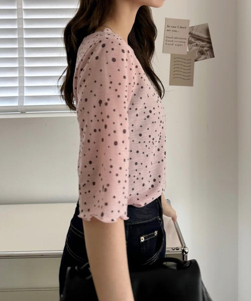 umune(ウムネ)の「シアーTシャツ ドット柄 水玉 総柄 五分袖 ハーフスリーブ 透け感 カットソー クルーネック トップス インナー 夏(Tシャツ/カットソー・レディース・アイボリー/ピンク/ブラウン・FREE)」の5枚目の写真