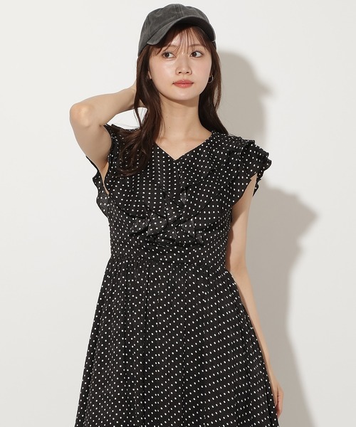 AND COUTURE(アンドクチュール)の「ラッフルドットワンピース(ワンピース・レディース・ベージュ系その他/ブラック系その他・FREE)」の5枚目の写真
