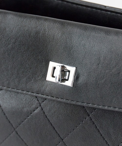 Chick（チック）の「Diamond Quilt Faux Leather Square Shoulder Bag / ダイヤキルト フェイクレザー スクエアショルダーバッグ 2026年春夏（ショルダーバッグ・レディース・ホワイト/ブラック・FREE）」の11枚目の写真