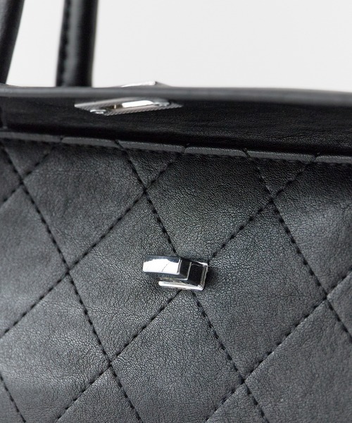 Chick（チック）の「Diamond Quilt Faux Leather Square Shoulder Bag / ダイヤキルト フェイクレザー スクエアショルダーバッグ 2026年春夏（ショルダーバッグ・レディース・ホワイト/ブラック・FREE）」の12枚目の写真