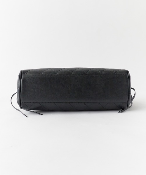 Chick（チック）の「Diamond Quilt Faux Leather Square Shoulder Bag / ダイヤキルト フェイクレザー スクエアショルダーバッグ 2026年春夏（ショルダーバッグ・レディース・ホワイト/ブラック・FREE）」の6枚目の写真