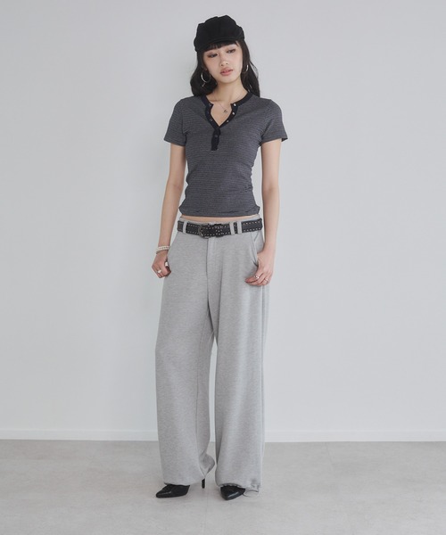 ENVYM(アンビー)の「ヘンリーVネックボーダートップス(Tシャツ/カットソー・レディース・ホワイト/ネイビー/ブラック/レッド・FREE)」の16枚目の写真