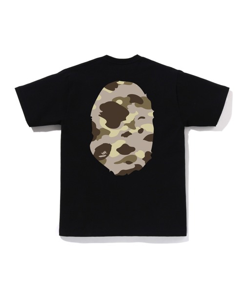 A BATHING APE(アベイシングエイプ)の「COLOR CAMO BIG APE HEAD TEE(Tシャツ/カットソー・メンズ・ホワイト×ネイビー/ホワイト×レッド/ホワイト系その他3/ブラック系その他6/ブラック×ブルー/ブラック×パープル/ホワイト×パープル/ブラック×レッド・XXX-LARGE/SMALL/X-LARGE/LARGE/XX-LARGE/MEDIUM)」の16枚目の写真
