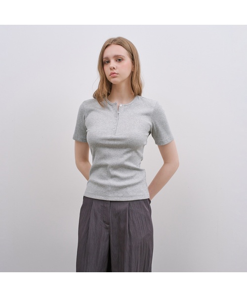 MIND BRIDGE WOMEN（マインドブリッジウーマン）の「[W]ヘンリーネックリブTシャツ - 3カラー（Tシャツ/カットソー・レディース・ホワイト/ライトグレー/ダークネイビー・77/55/66）」の3枚目の写真