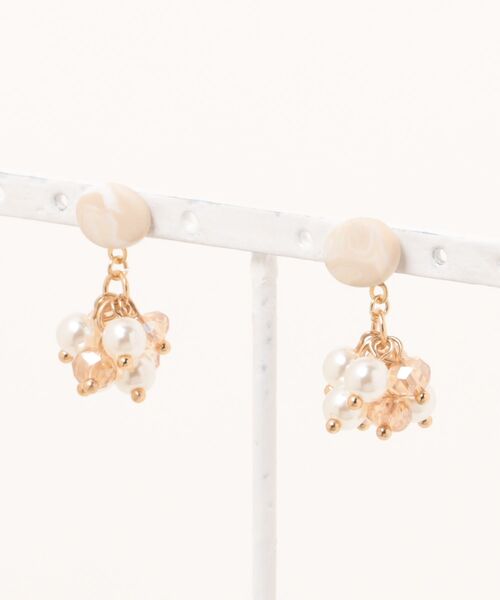 tone(トーン)の「【atelier*mio】ポリマークレイ × miniパールビジュー costume jewelry ピアス(ピアス(両耳用)・レディース・ブラック/ベージュ/グレー・FREE)」の3枚目の写真