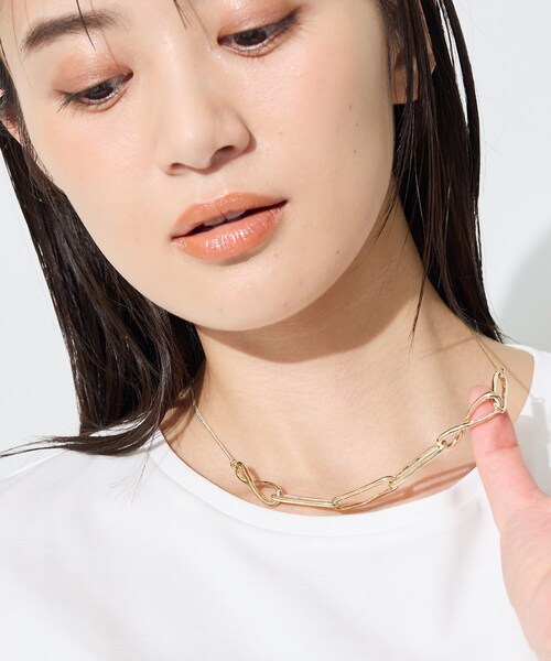 INDIVI(インディヴィ)の「ニュアンスチェーン ネックレス(ネックレス・レディース・ゴールド/シルバー・00)」の6枚目の写真