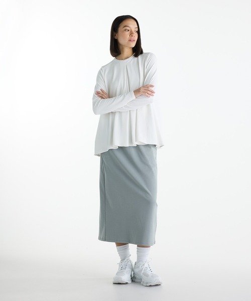 NEW BALANCE(ニューバランス)の「NB GREY フレアロングスリーブトップ(Tシャツ/カットソー・レディース・オフホワイト/チャコールグレー・X-LARGE/LARGE/MEDIUM/SMALL/X-SMALL)」の6枚目の写真