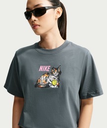 NIKE（ナイキ）の「ナイキ スポーツウェア ウィメンズ Tシャツ   Nike Sportswear  Women's T-Shirt IW0866-068 Iron Grey（Tシャツ/カットソー）」