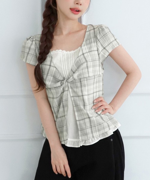 by muni:r(バイ ムニール)の「レースレイヤード風 チェックツイストブラウス/2026 AW COLLECTION(シャツ/ブラウス・レディース・ブラック/ベージュ・FREE)」の2枚目の写真