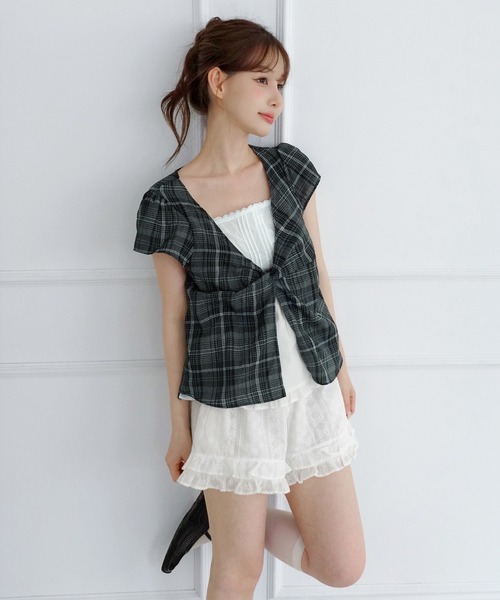 by muni:r(バイ ムニール)の「レースレイヤード風 チェックツイストブラウス/2026 AW COLLECTION(シャツ/ブラウス・レディース・ブラック/ベージュ・FREE)」の10枚目の写真
