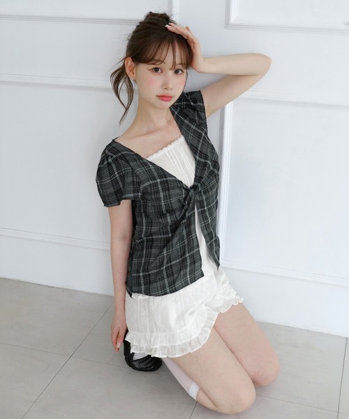 by muni:r(バイ ムニール)の「レースレイヤード風 チェックツイストブラウス/2026 AW COLLECTION(シャツ/ブラウス・レディース・ブラック/ベージュ・FREE)」の15枚目の写真