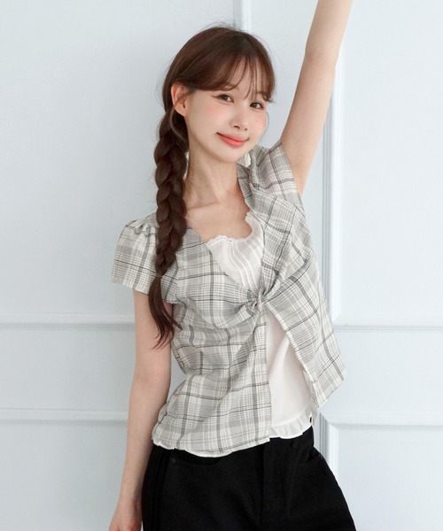 by muni:r(バイ ムニール)の「レースレイヤード風 チェックツイストブラウス/2026 AW COLLECTION(シャツ/ブラウス・レディース・ブラック/ベージュ・FREE)」の6枚目の写真