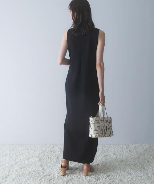 URBAN RESEARCH ROSSO WOMEN(アーバンリサーチ ロッソ)の「ストレートロングニットドレス(ワンピース・レディース・オフホワイト/ブラック・36/38)」の12枚目の写真