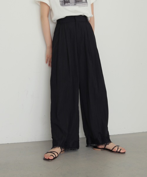 cheriella(シェリエラ)の「【cheriella】リネンライク タックレースパンツ LINEN-LIKE TUCKED LACE PANTS(スラックス・レディース・ブラウン/アイボリー/ブラック・FREE)」の3枚目の写真