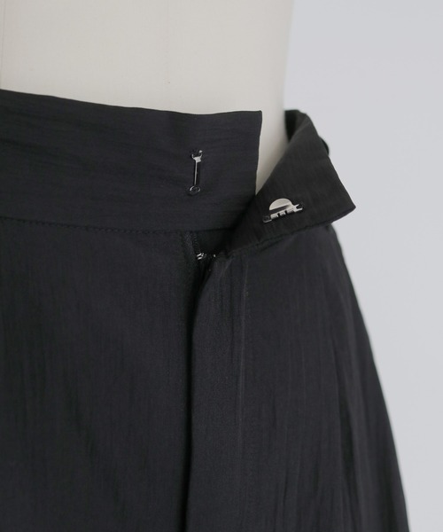 cheriella(シェリエラ)の「【cheriella】リネンライク タックレースパンツ LINEN-LIKE TUCKED LACE PANTS(スラックス・レディース・ブラウン/アイボリー/ブラック・FREE)」の4枚目の写真