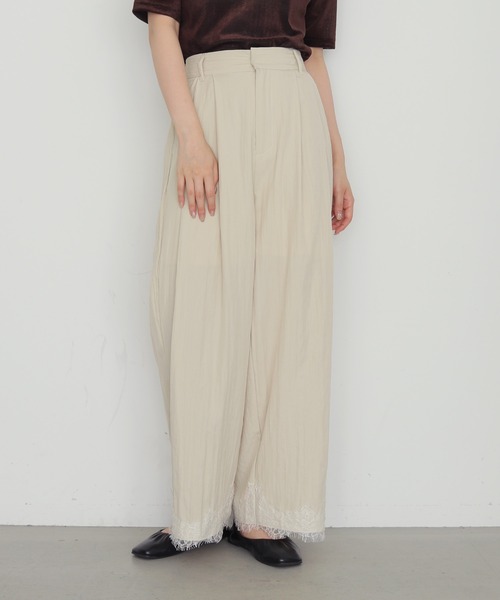 cheriella(シェリエラ)の「【cheriella】リネンライク タックレースパンツ LINEN-LIKE TUCKED LACE PANTS(スラックス・レディース・ブラウン/アイボリー/ブラック・FREE)」の8枚目の写真