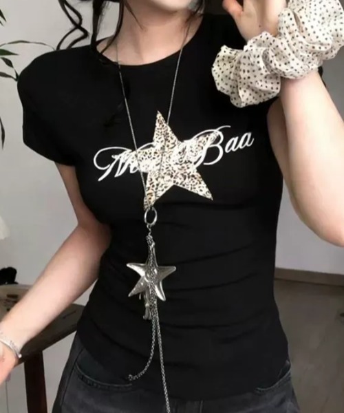 SHEPP(シープ)の「レオパードスタープリント タイト半袖Tシャツ チビT ピチT(Tシャツ/カットソー・レディース・ブラック・L/M)」の2枚目の写真