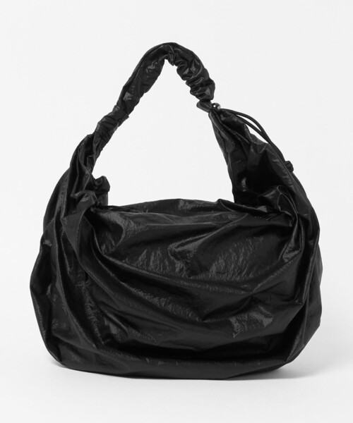 NICE WEATHER（ナイスウェザー）の「＜ACOC＞グロッシー ミッドタングルツイスト バッグ（ショルダーバッグ・レディース・ブラック/ブラウン系・FREE）」の2枚目の写真
